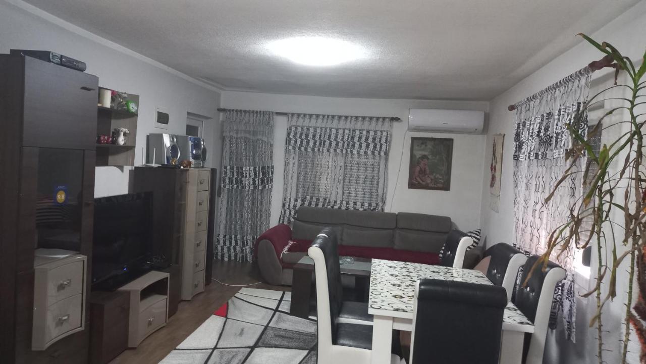 Apartmani ,,Bato,, Сйеница Екстериор снимка